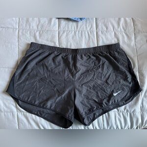 Nike dri fit dark gray short. Sz xl
